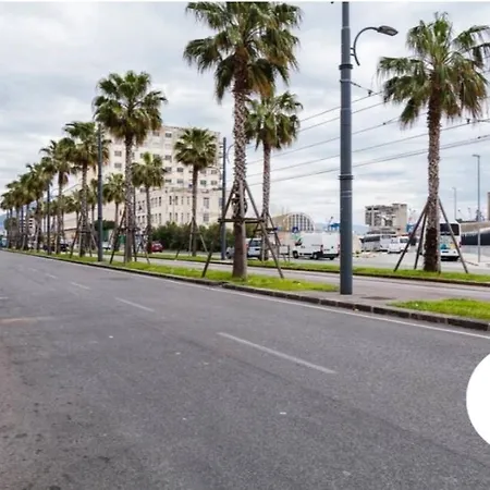 فندق مبيت وإفطار Donna Lucia 4*