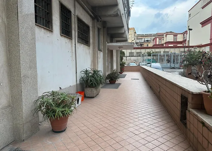 Alojamento de Acomodação e Pequeno-almoço Donna Lucia Nápoles