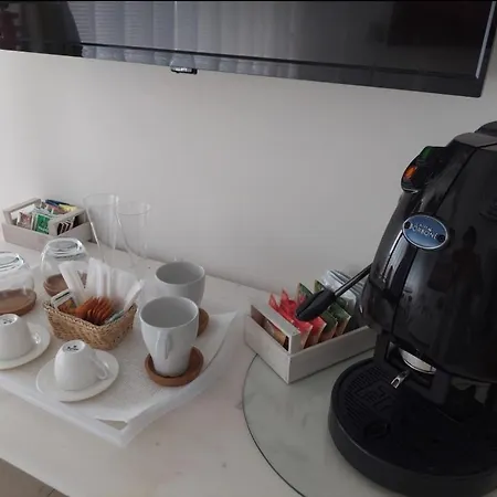 Donna Lucia Nápoles